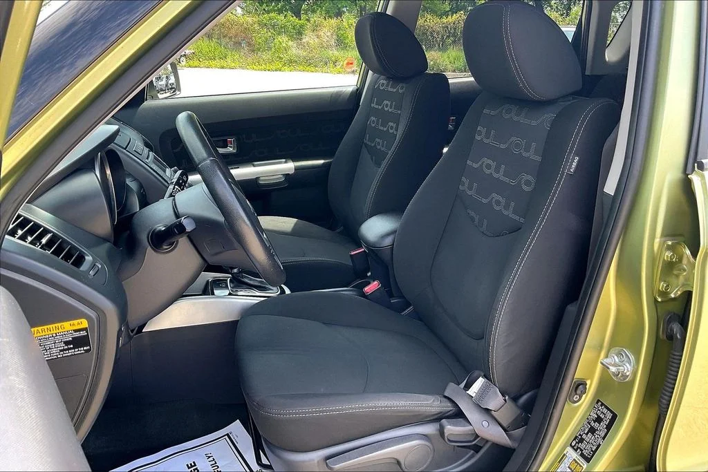 Used 2012 Green Kia Plus image 23