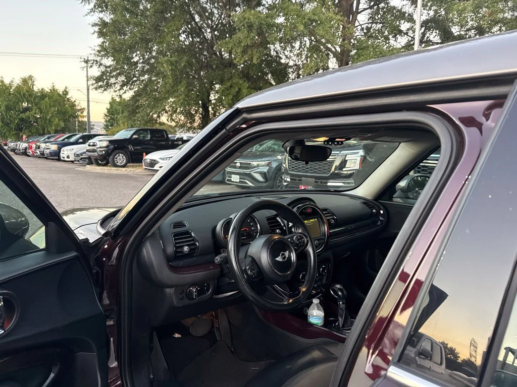 Used 2017 Red MINI Clubman image 5