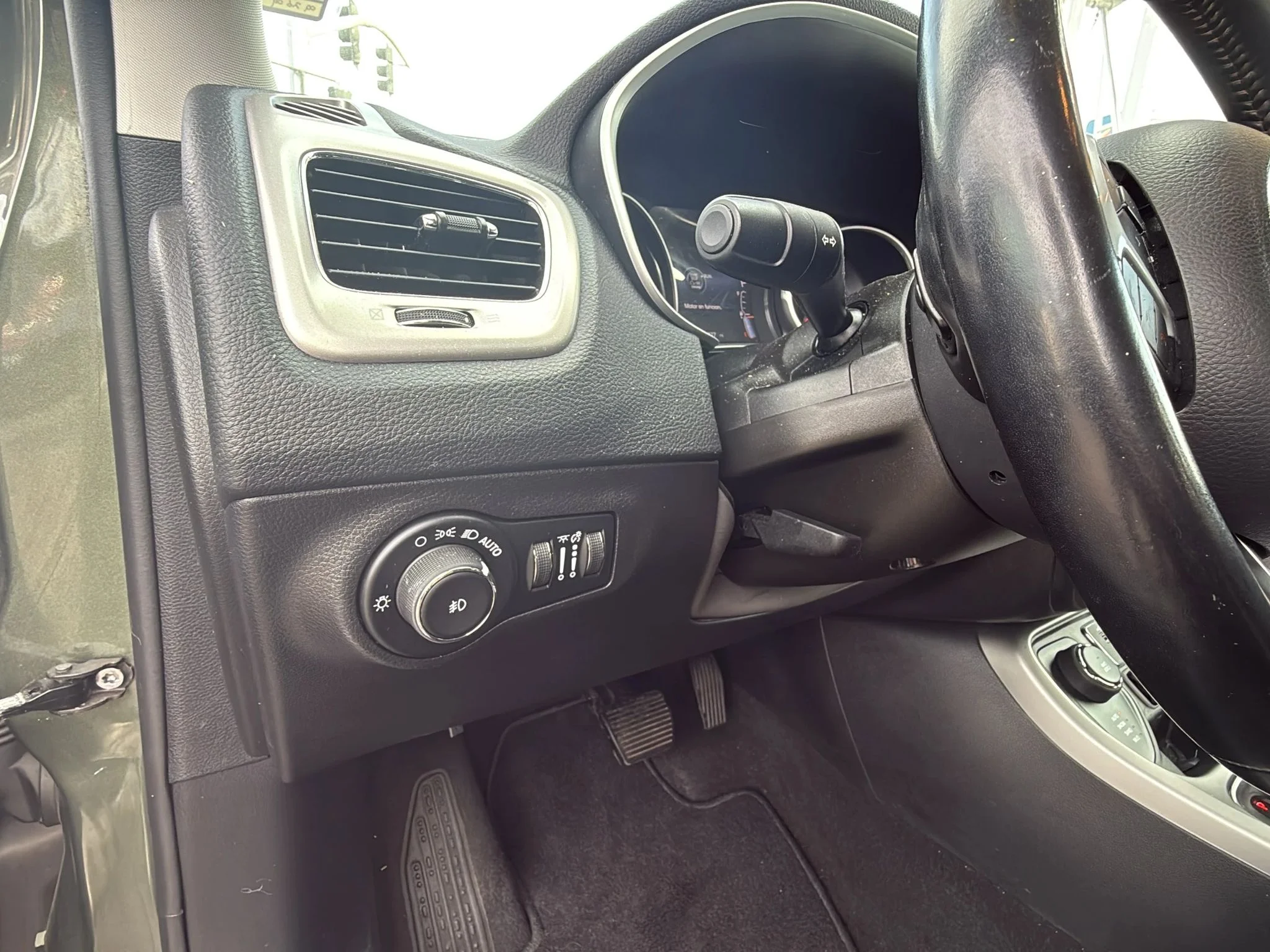 Used 2020 Olive Green Pearlcoat Jeep Latitude image 11