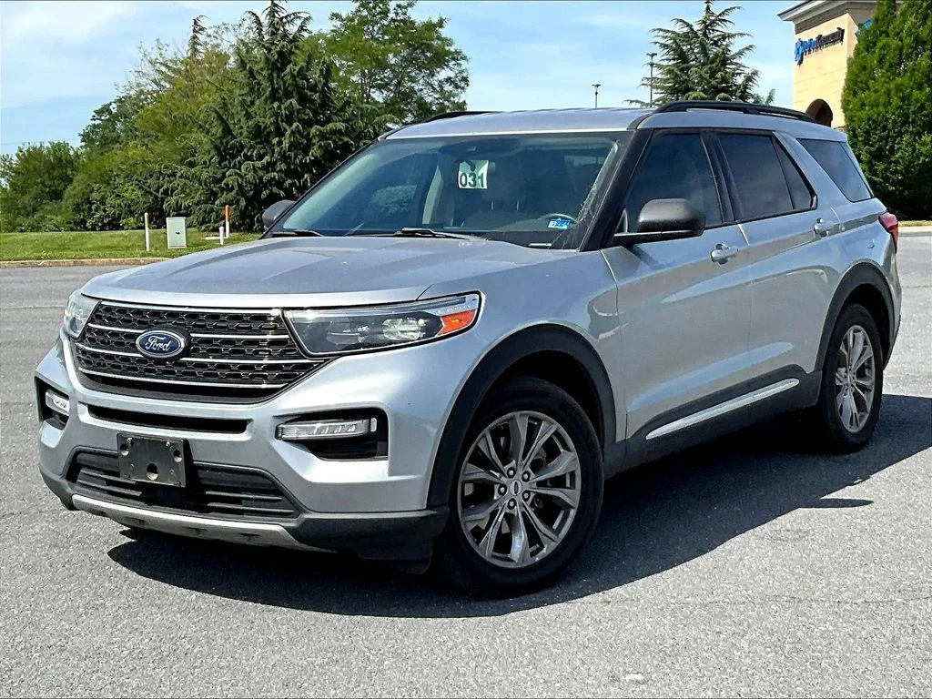 Used 2020 Silver Ford XLT image 3