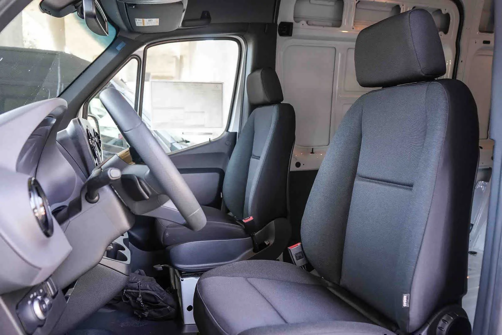 New 2026 Arctic White Mercedes-Benz Cargo 144WB High Roof RWD 2.0L I4 Diesel Turbo SO image 20