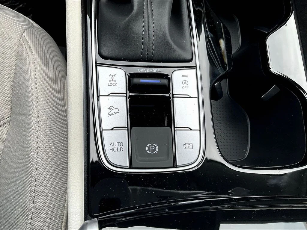 New 2026 White Hyundai SEL image 22