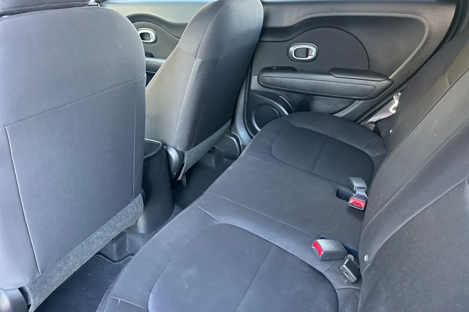 Used 2016 White Kia Base image 12