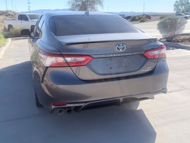 2020 Toyota Camry SE - Photo 6