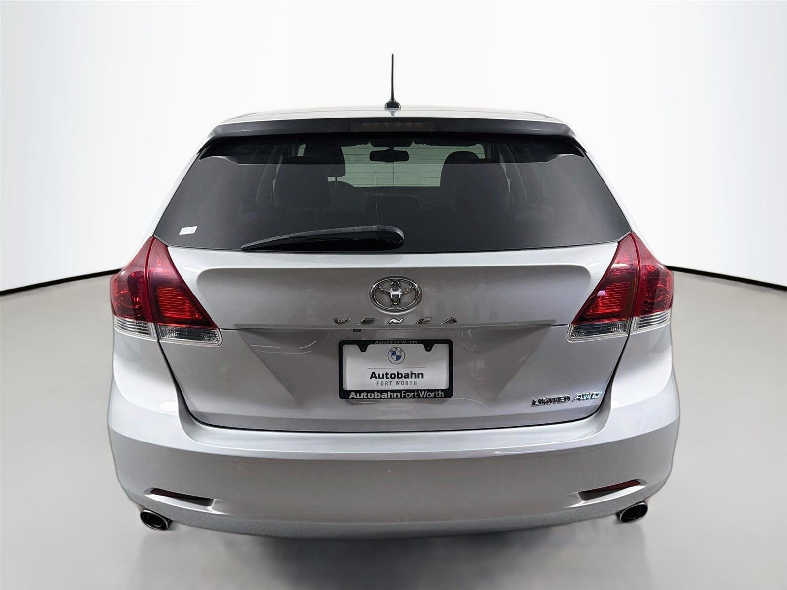 Used 2013 Classic Silver Metallic Toyota Limited image 6