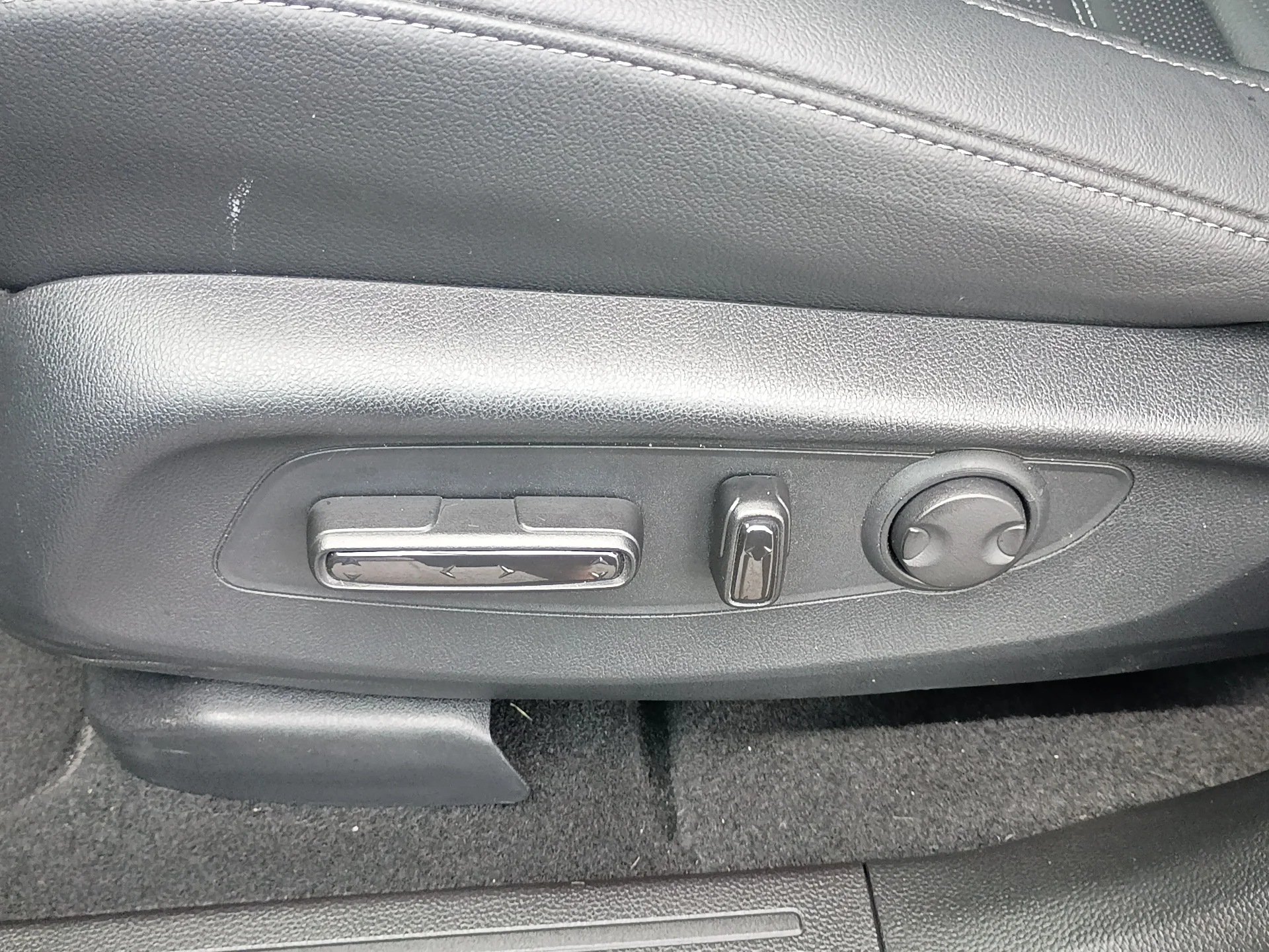 Certified Used 2026 METEORITE GRAY Honda EX-L image 18