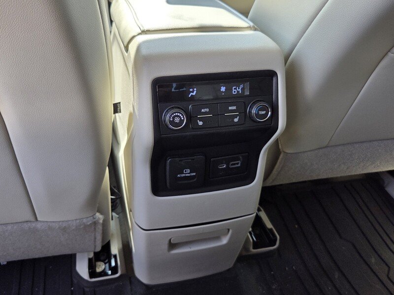 Used 2023 WHITE GMC FWD 4DR DENALI image 13