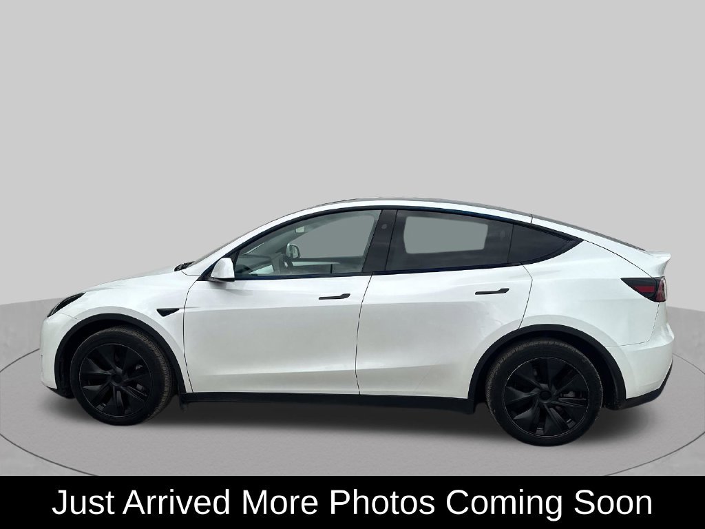 Used 2025 Tesla Model Y Long Range with VIN 7SAYGDEE9SF234977 for sale in St. Louis, MO