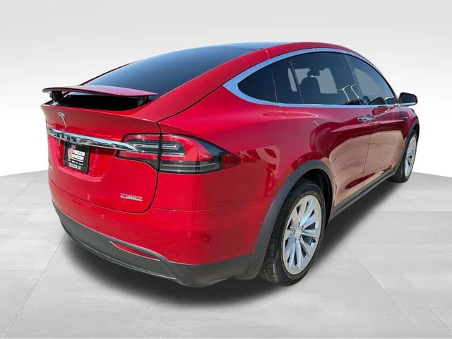 Used 2018  Tesla P100D image 7