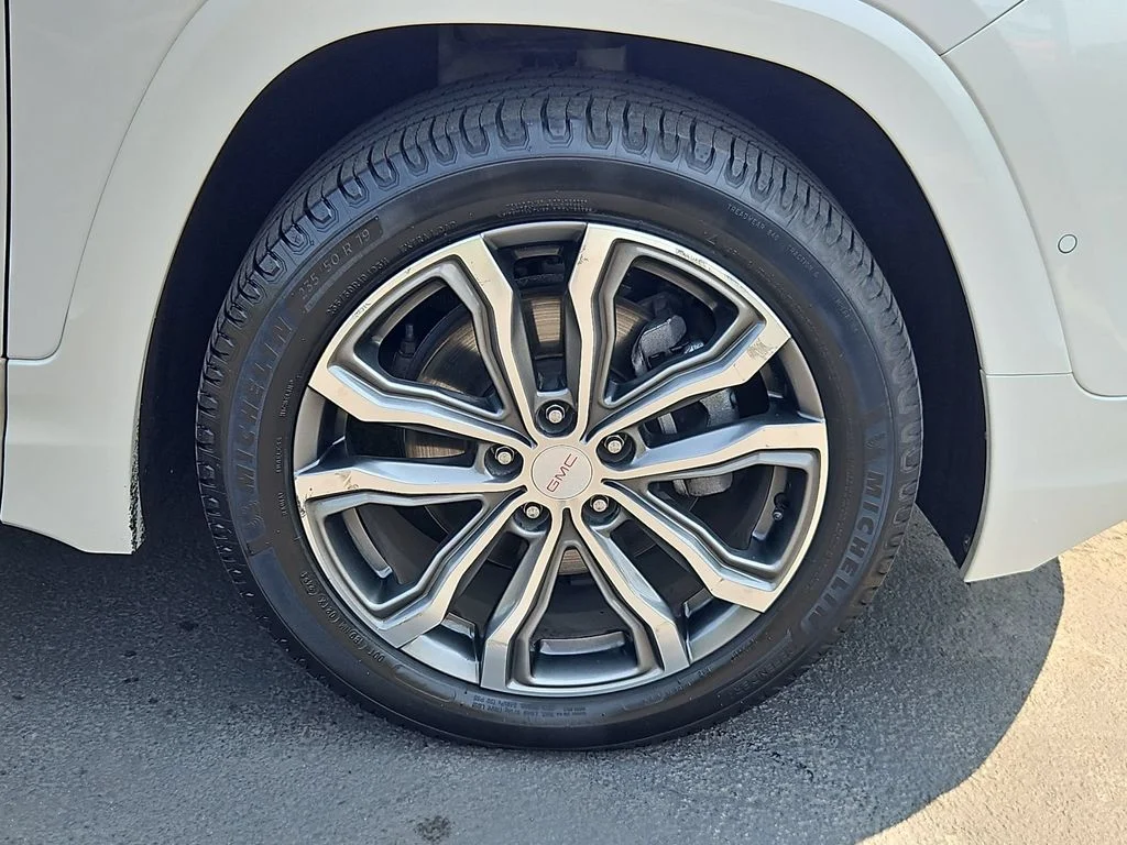 Used 2020 White Frost Tricoat GMC Denali image 30