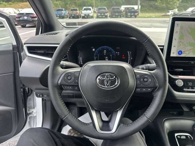 Used 2025 White Toyota SE image 13