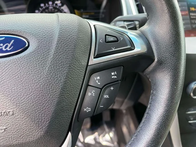 Used 2015 White Platinum Clearcoat Metallic Ford SEL image 33