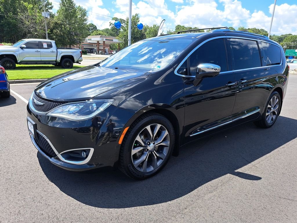 Used 2017 Black Chrysler Limited image 5
