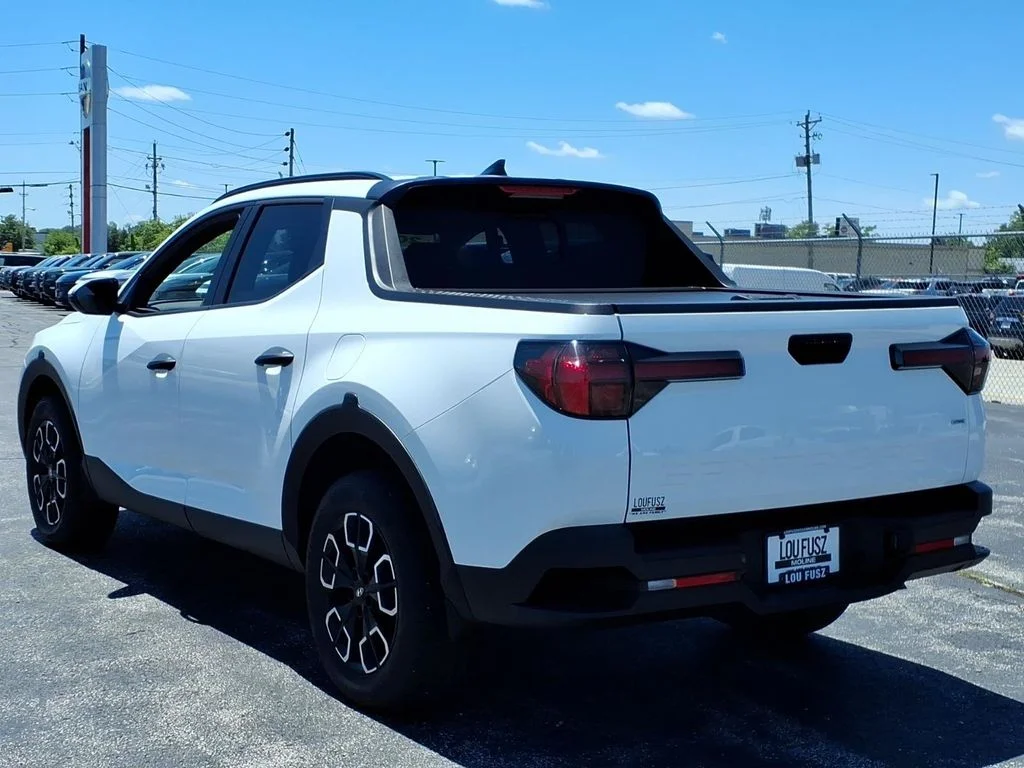Used 2024 White Hyundai SEL image 5
