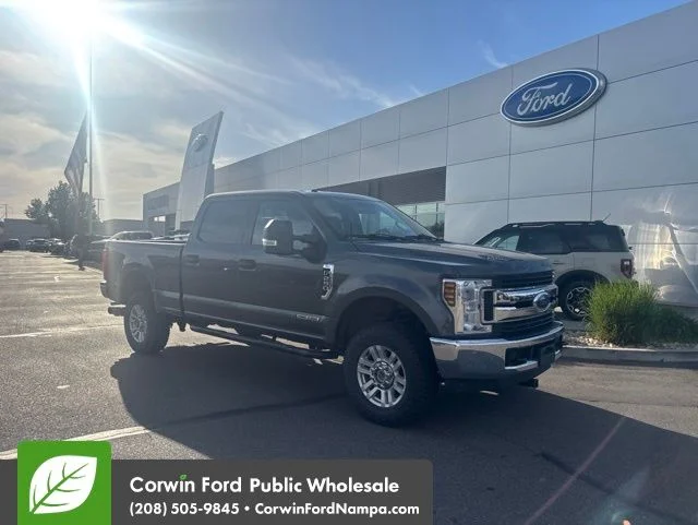 2018 Ford F-250 XLT 4x4 Crew Cab 6-3/4' Box's photo