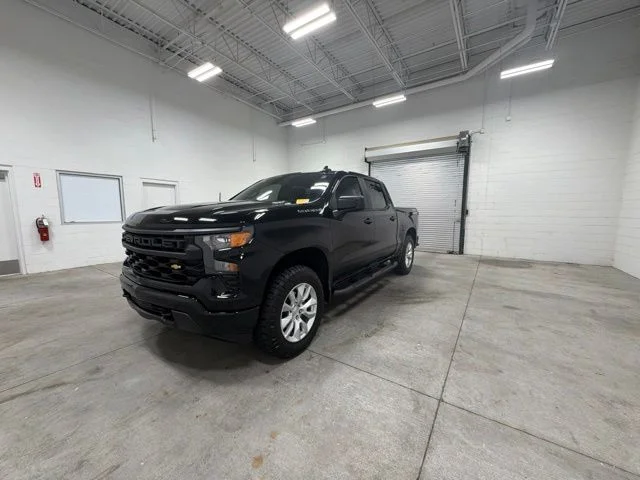 Used 2025 Black Chevrolet Custom image 3