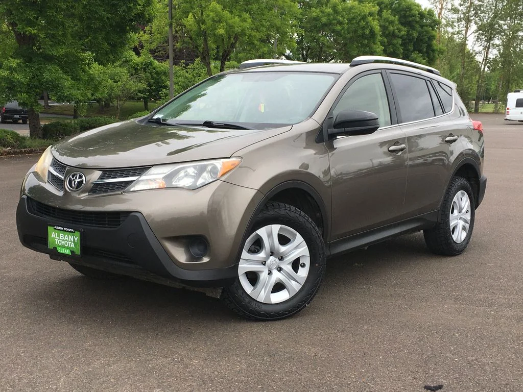 2015 Toyota RAV4 LE AWD's photo