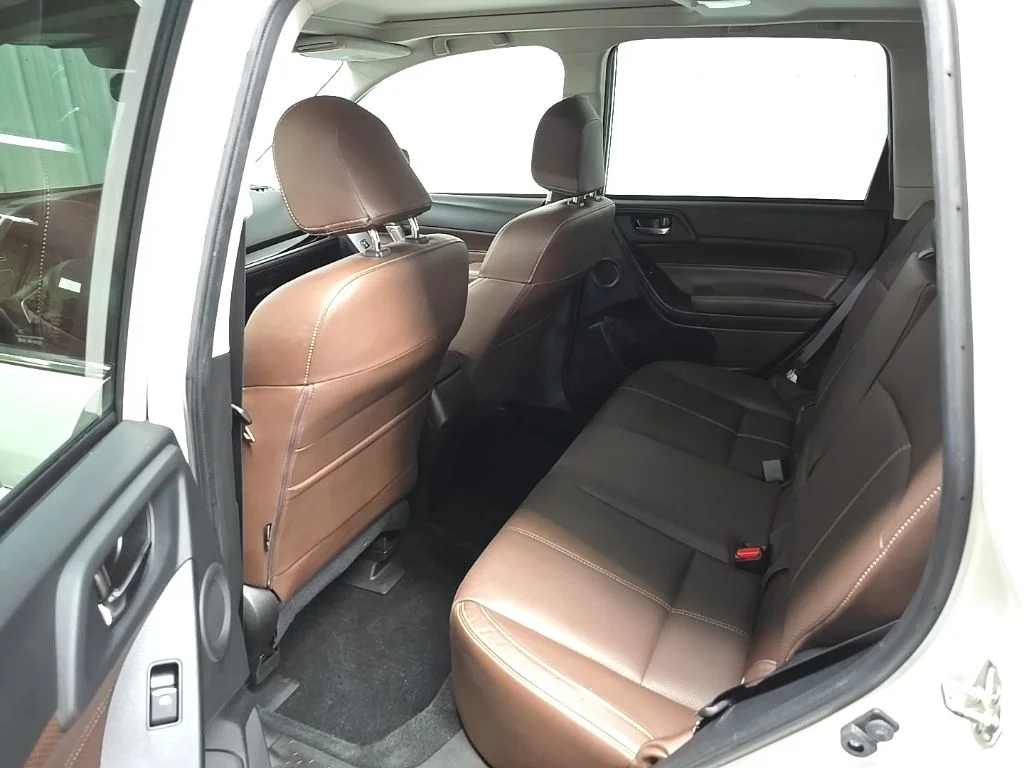 Used 2017 White Subaru 2.5i Touring image 35