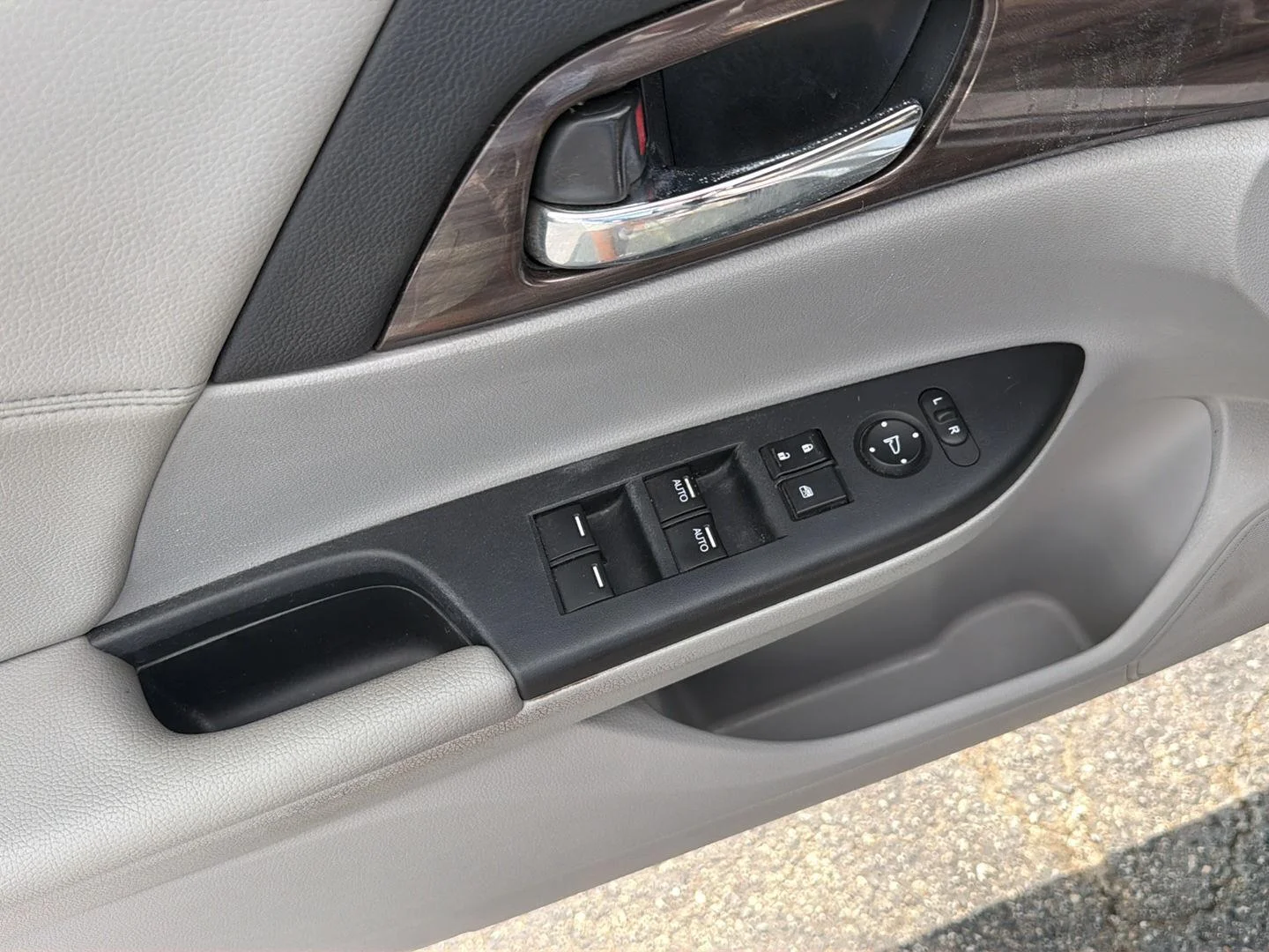 Used 2016 Lunar Silver Metallic Honda EX image 30