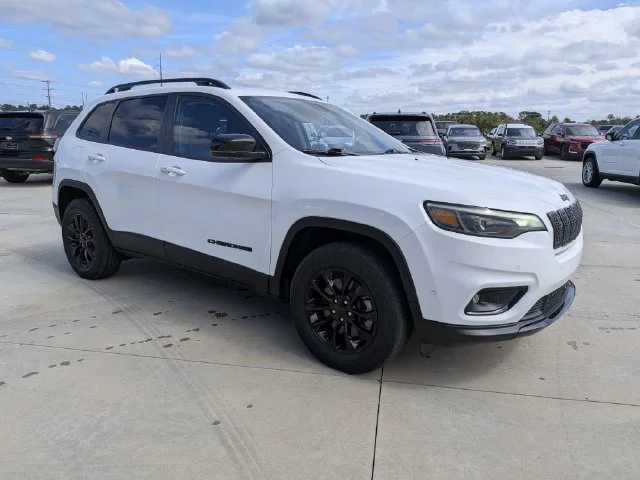 Used 2023 White Jeep Altitude image 2