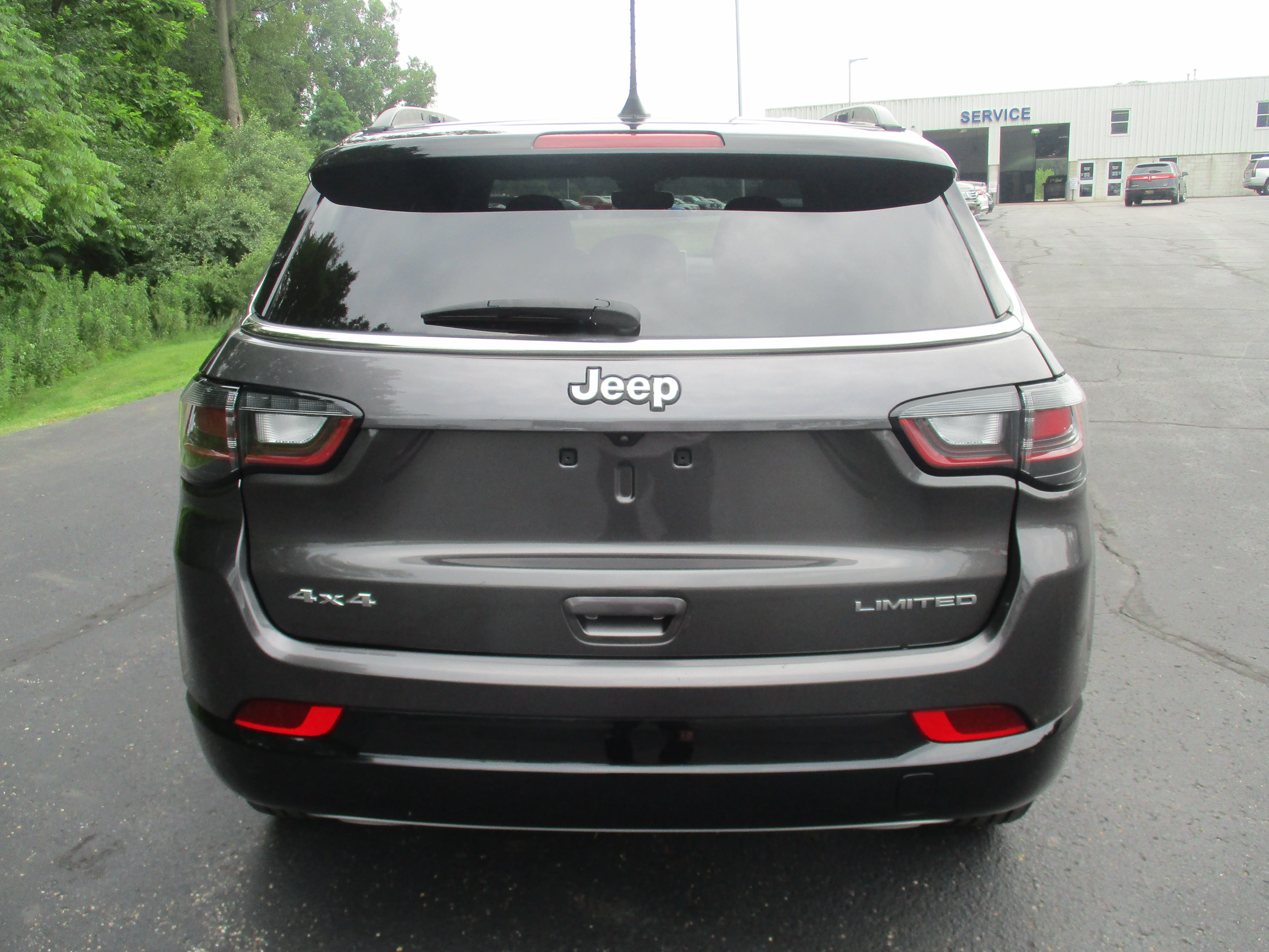 Used 2023 Granite Crystal Metallic Clearcoat Jeep Limited image 52