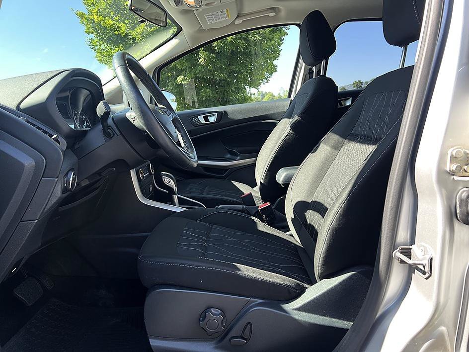 Used 2019 Silver Metallic Ford SE image 11