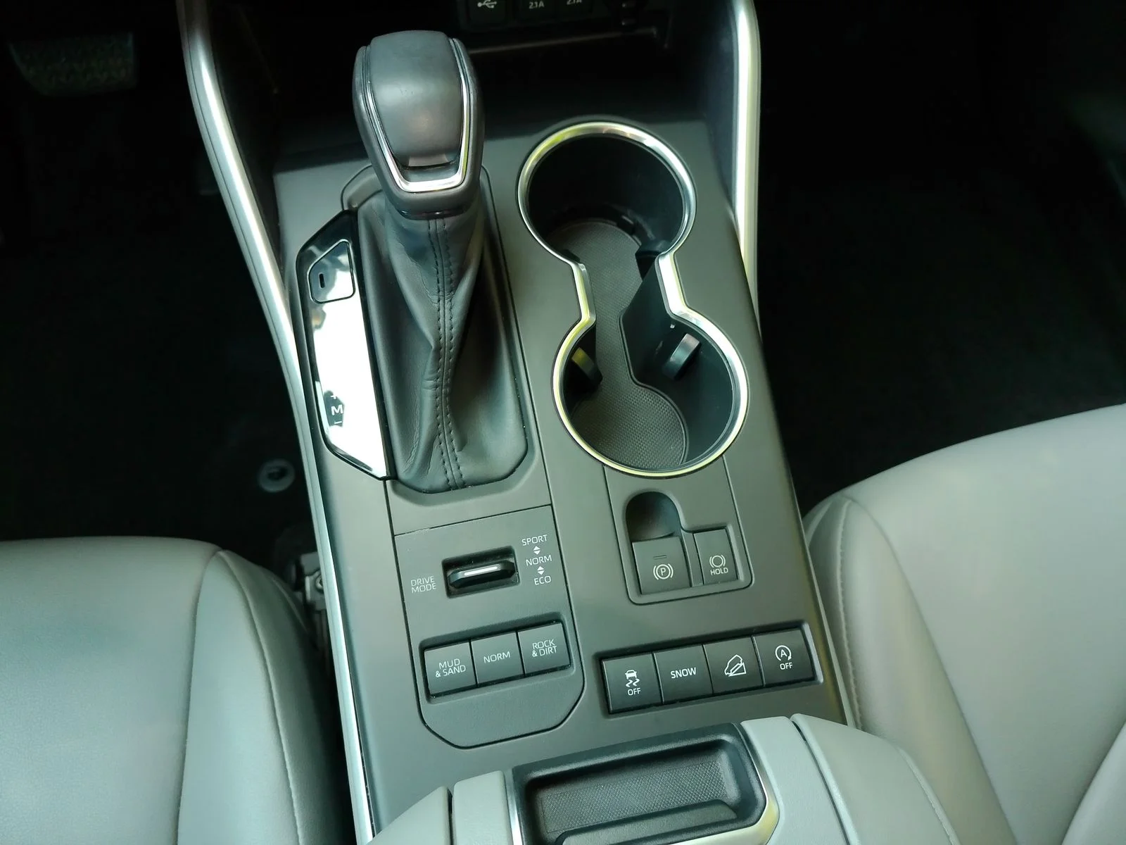 Used 2020 Silver Toyota XLE image 20