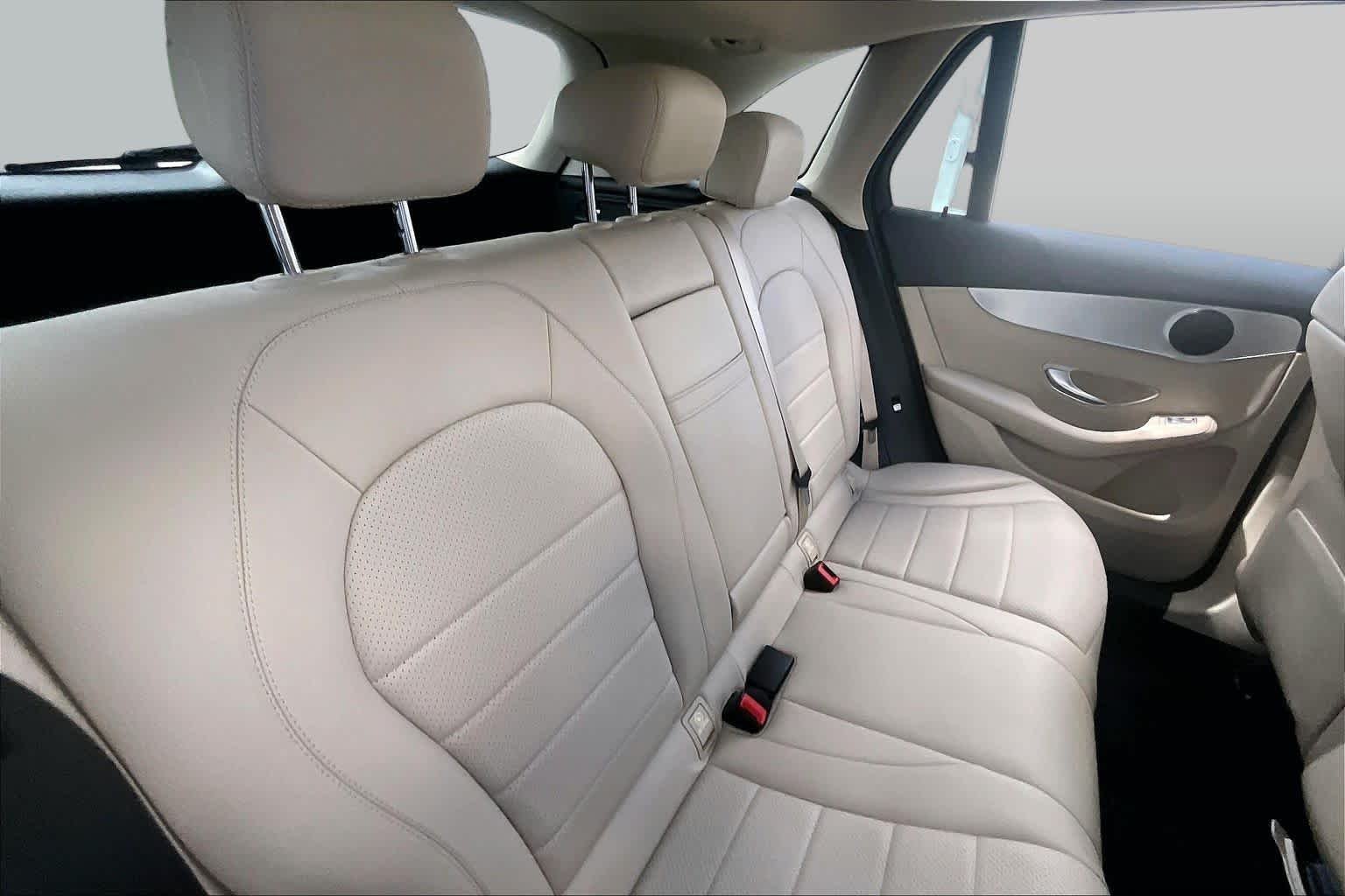 Used 2017 Lunar Blue Metallic Mercedes-Benz GLC 300 image 18