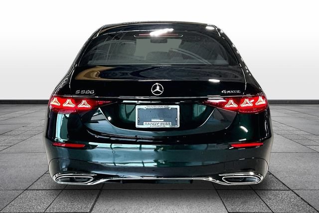 New 2027 Emerald Green Metallic Mercedes-Benz S 580 image 36