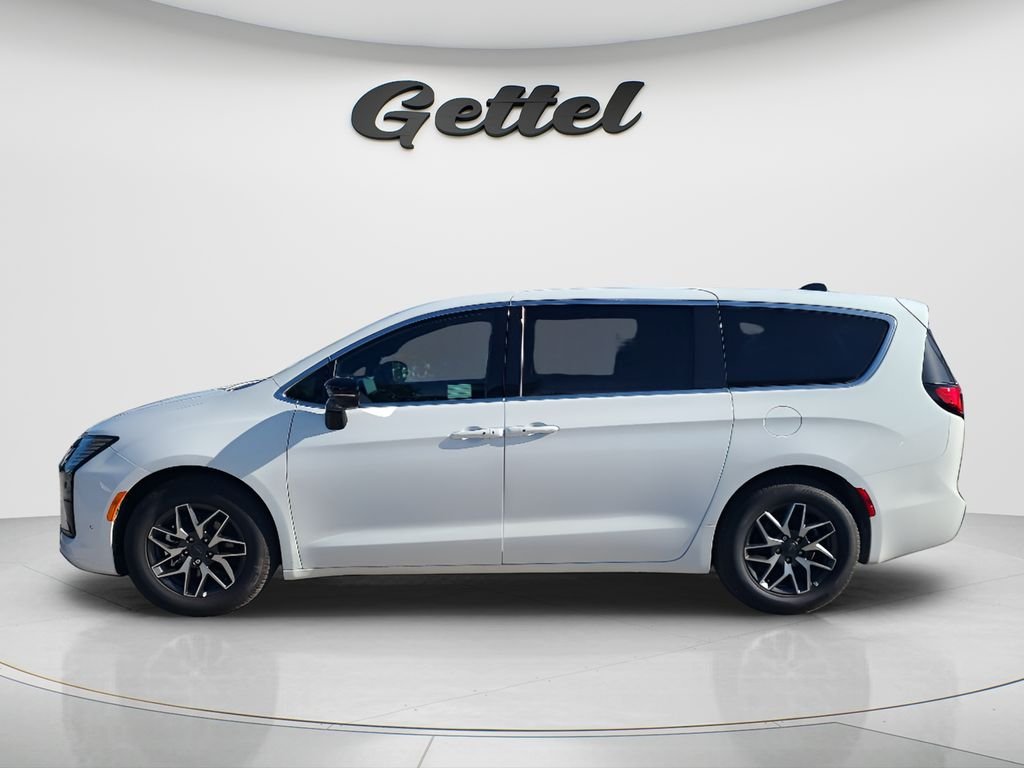 New 2027 Bright White Clear-Coat Exterior Paint Chrysler Limited image 8
