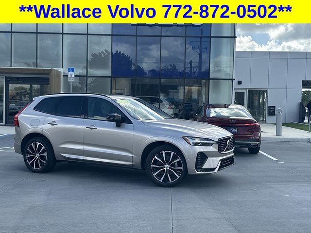 2023 Volvo XC60 B5 Plus Dark Theme