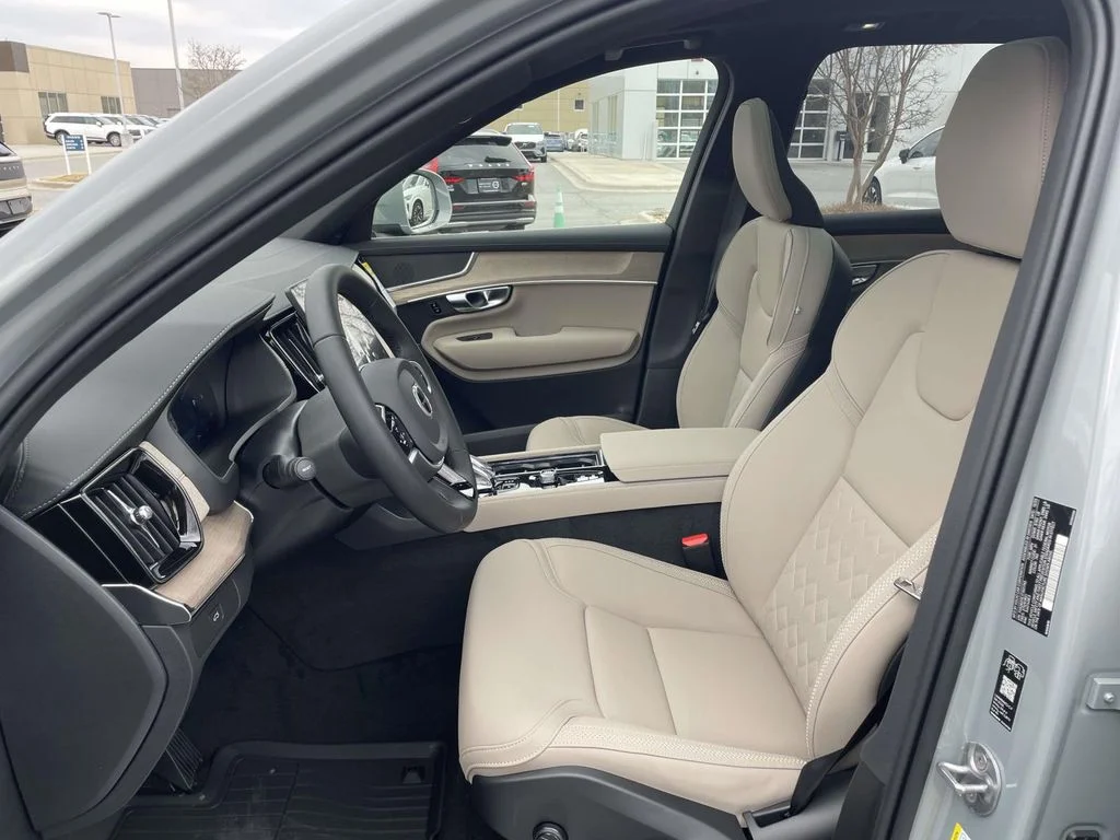 New 2026 Vapour Grey Volvo Plus image 9