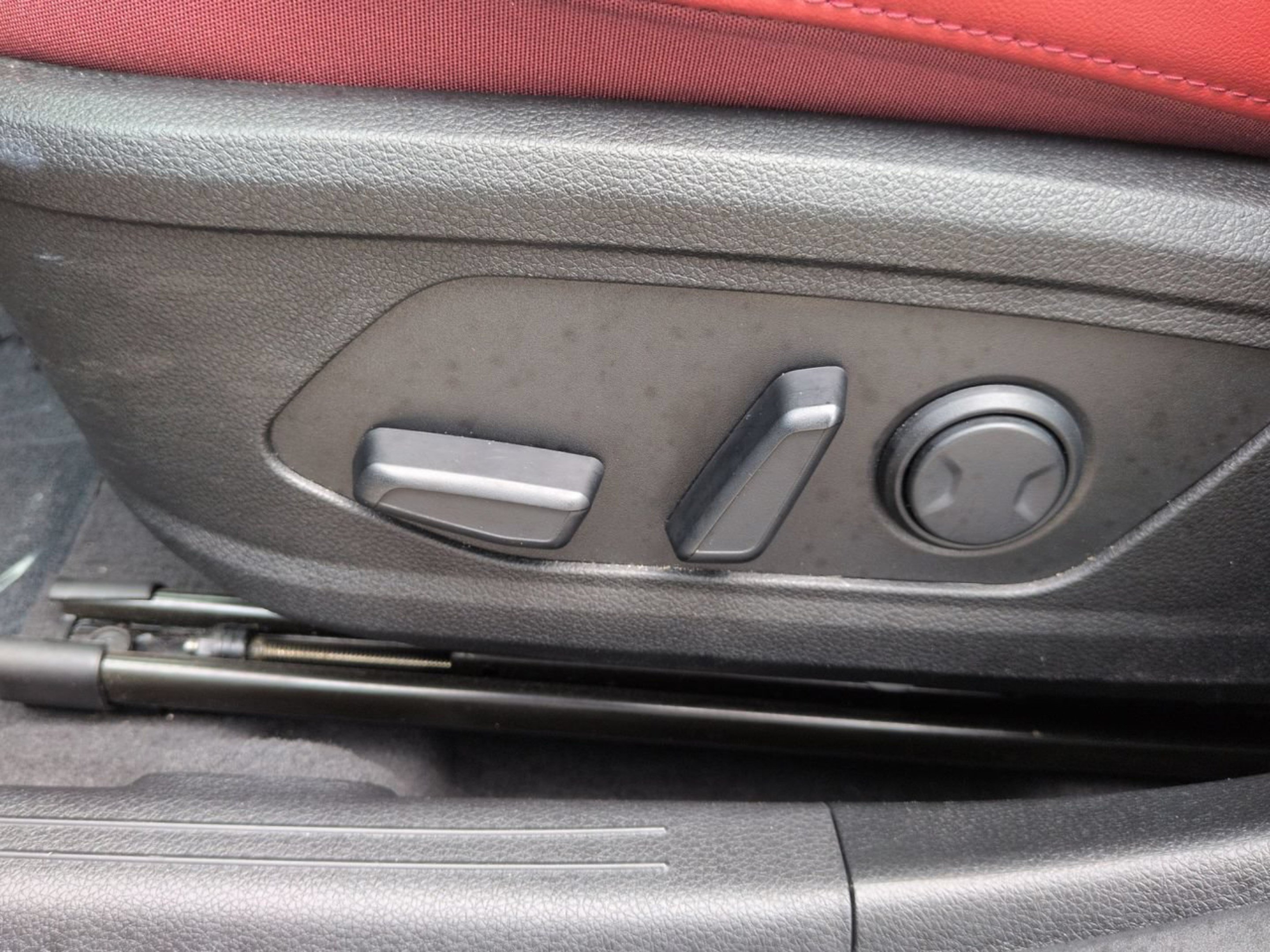 Certified Used 2024 Wolf Gray Kia GT-Line image 23