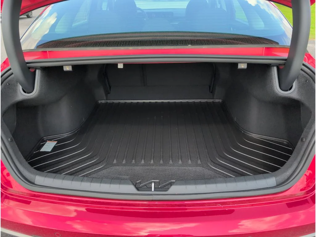 2025 Kia K5 LXS - Photo 33