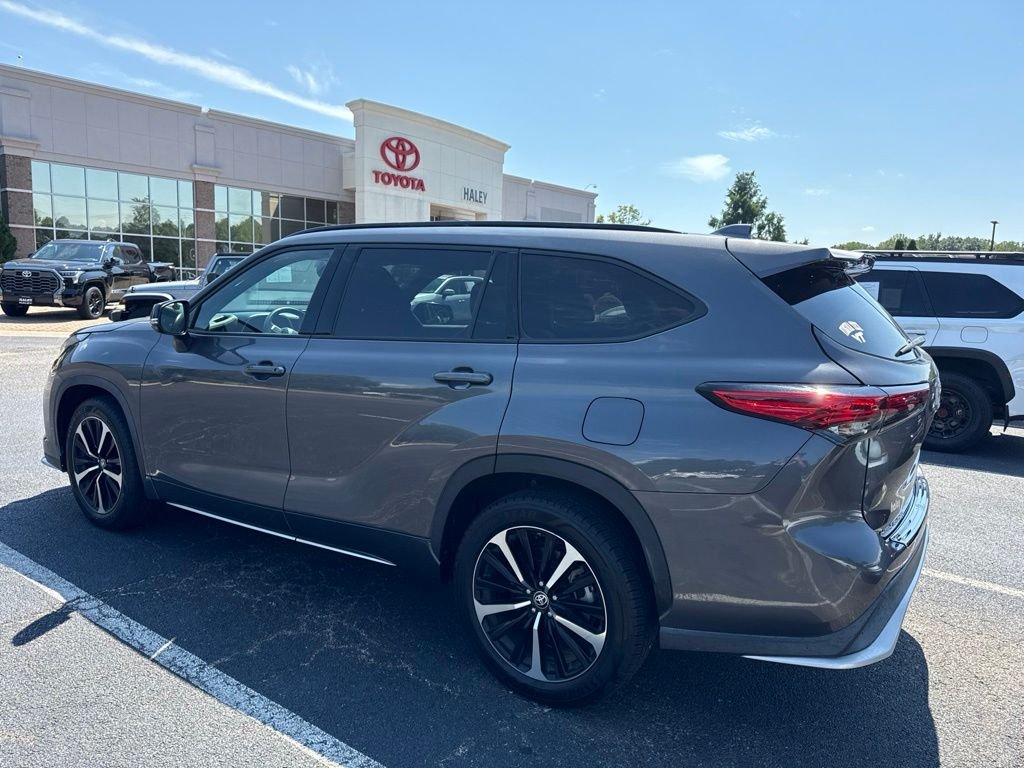 Used 2022 Gray Toyota XSE image 3