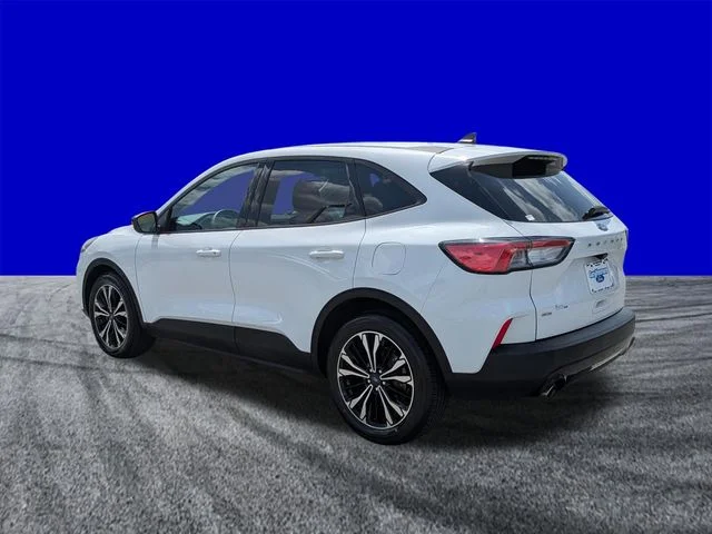 Certified Used 2022 Oxford White Ford SE image 6
