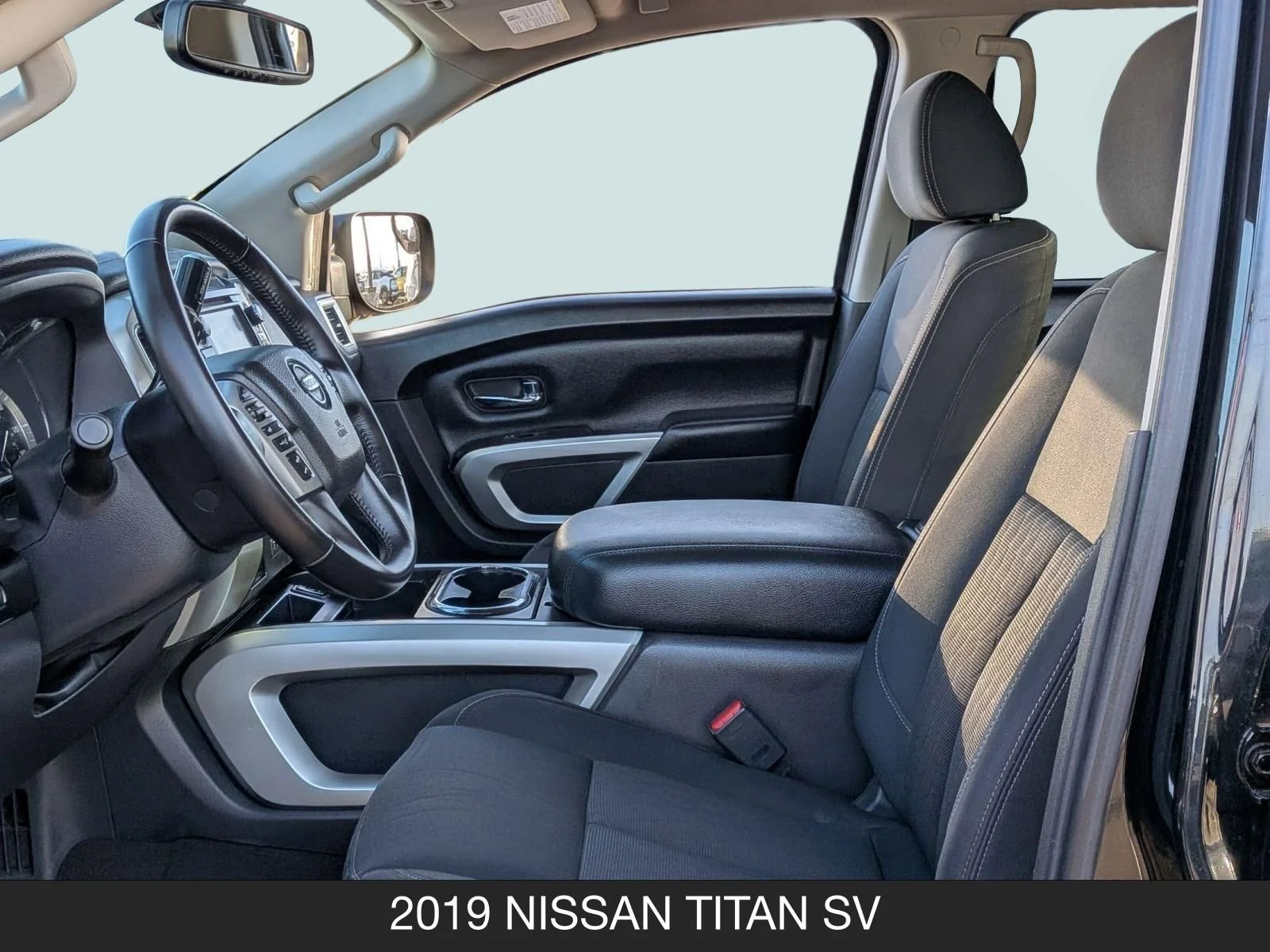 2019 Nissan Titan SV - Photo 14
