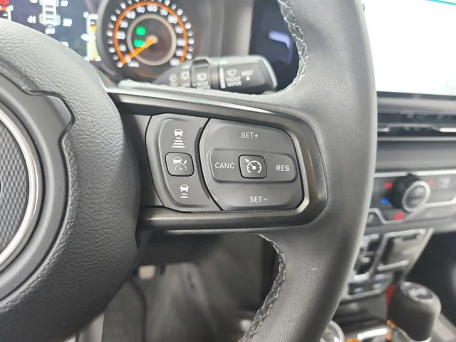 Used 2025 White/off-white Jeep Rubicon image 23