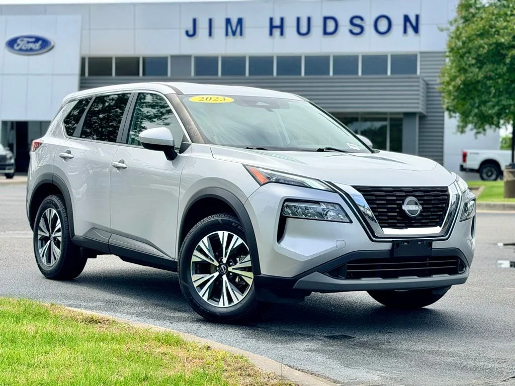 Used 2023 Silver Nissan SV image 2