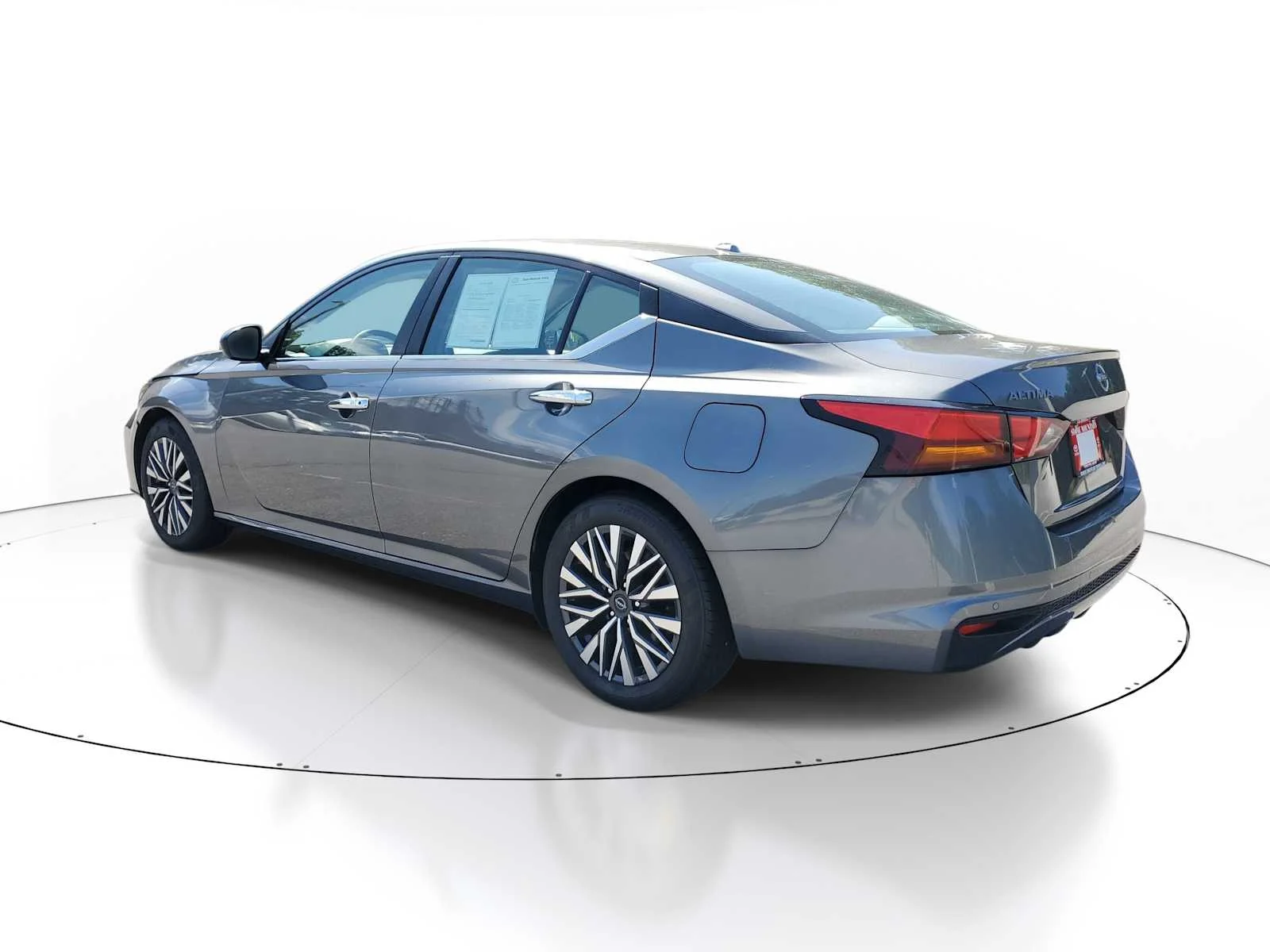 Used 2024 Gun Metallic Nissan 2.5 SV image 4