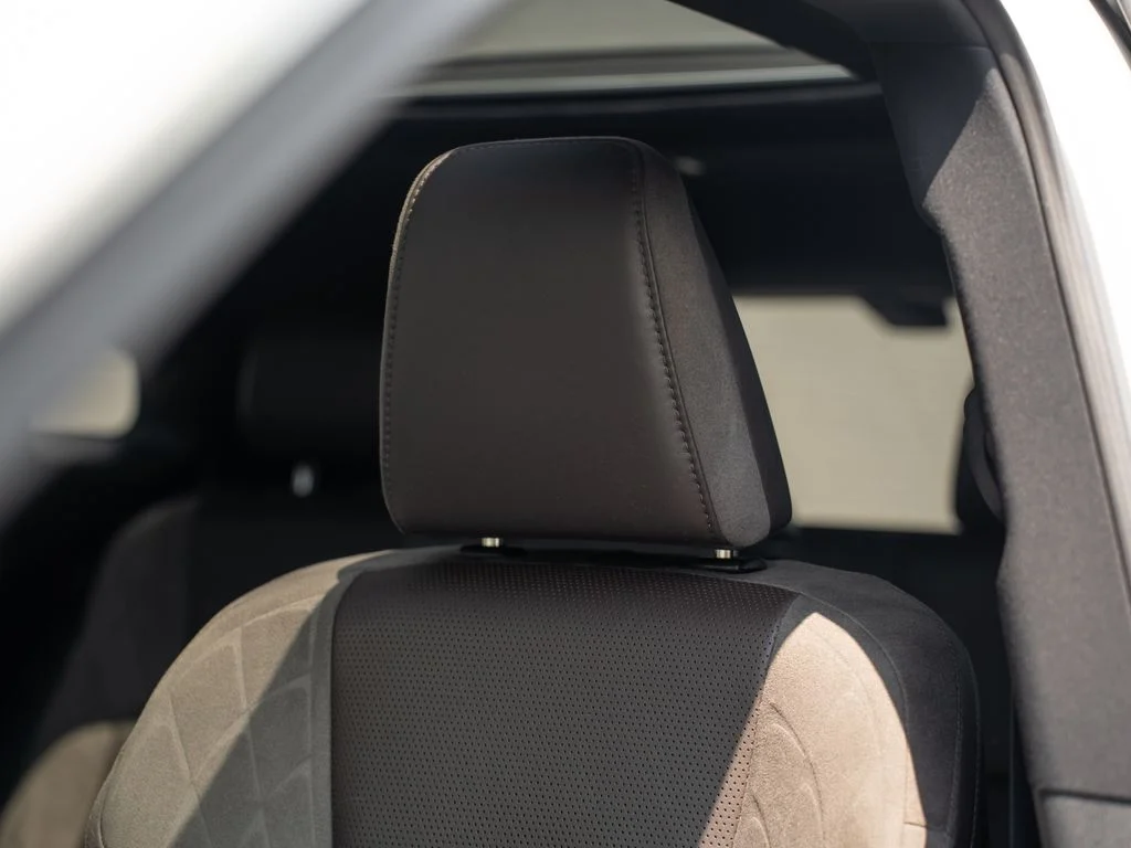 Used 2023 White Lexus 350 Luxury image 19