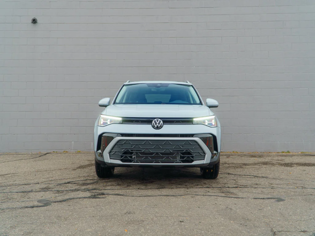 New 2027 Monument Gray Volkswagen 1.5T SE image 2