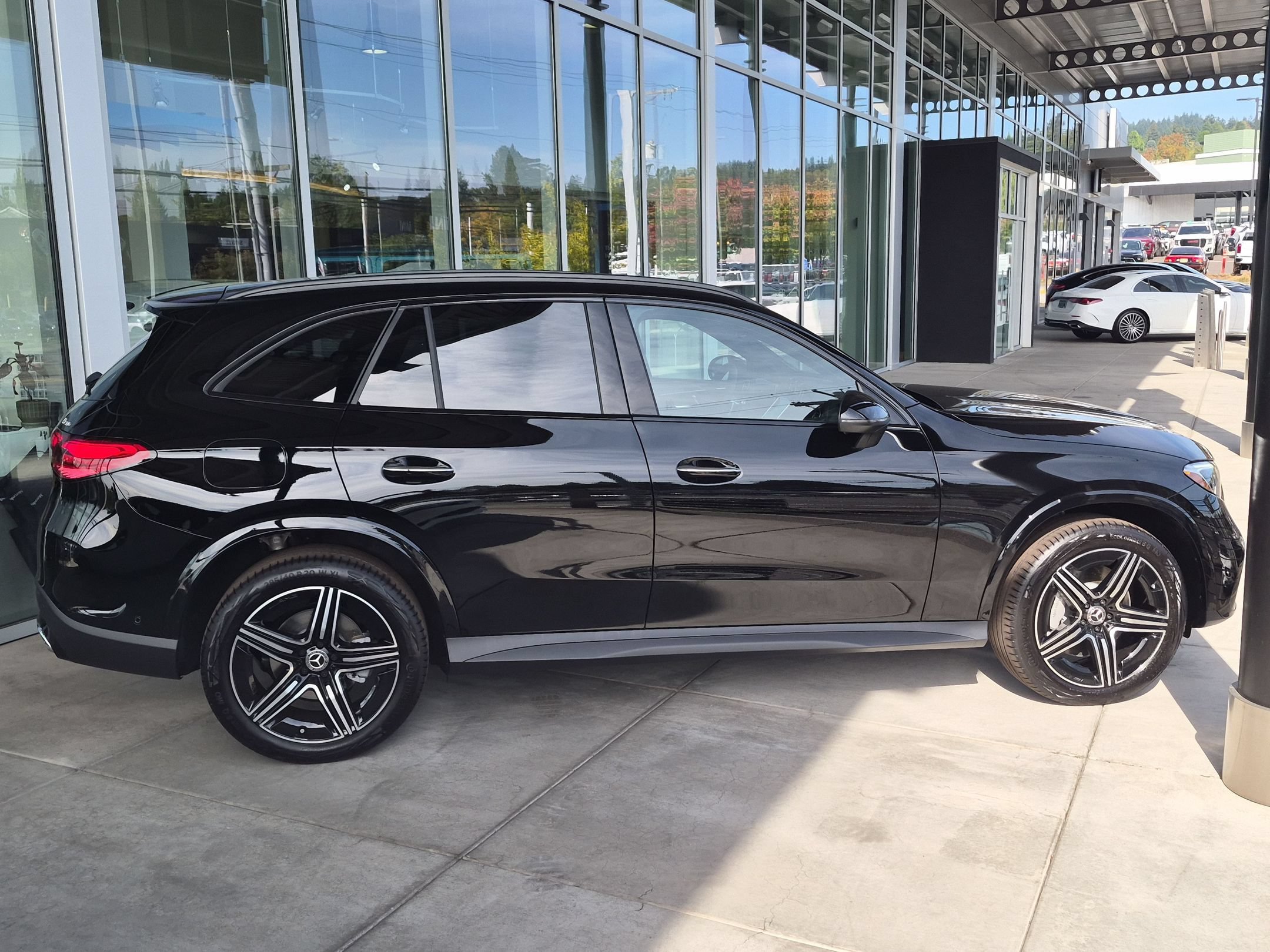 New 2026 Black Mercedes-Benz GLC 300 image 17