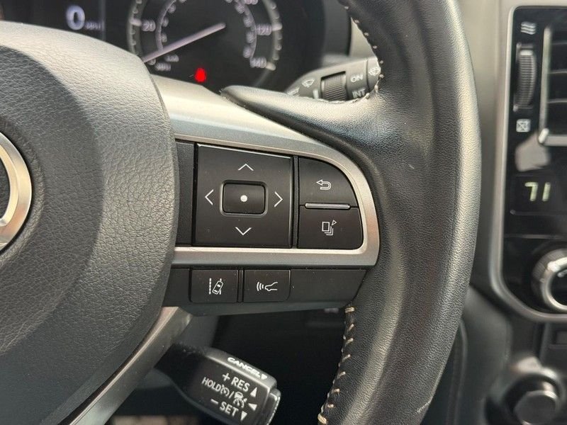 Used 2022 Gray Pearl Lexus 460 Luxury image 17