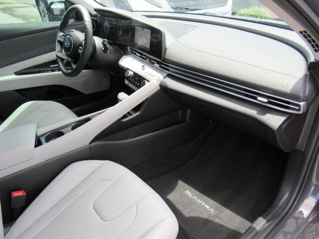 Used 2025 Gray Hyundai Limited image 11