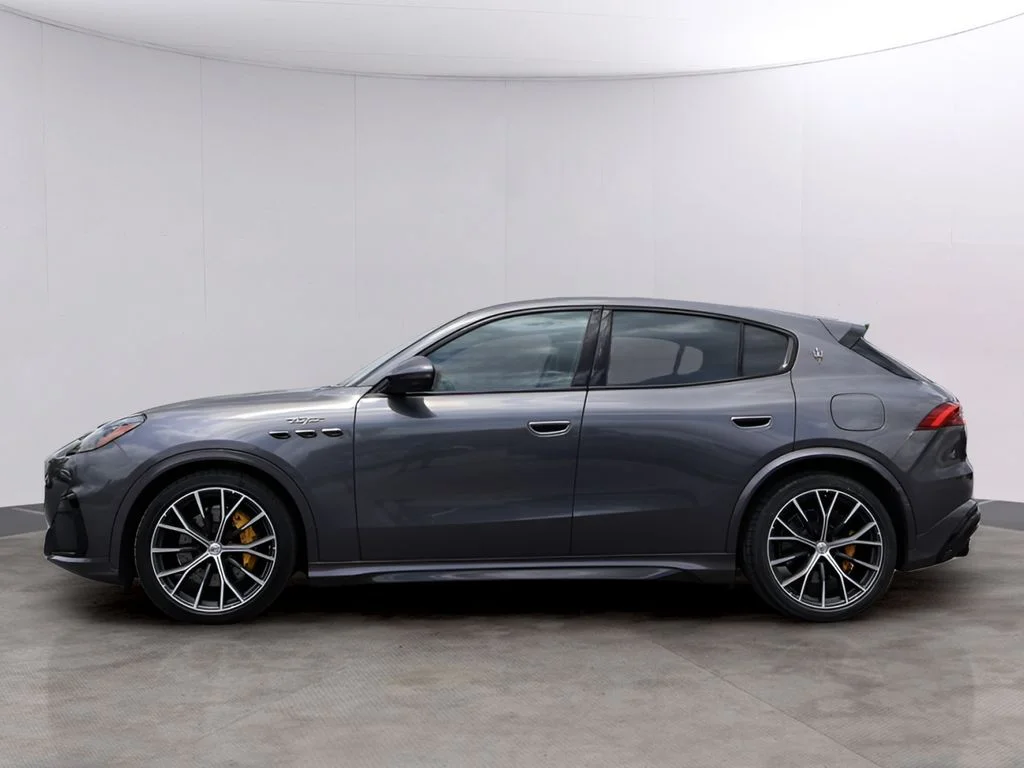Used 2023 Grigio Lava Opaco Matte Maserati Trofeo image 4