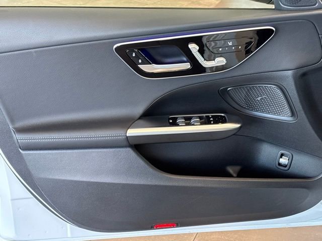 New 2026 MANUFAKTUR Moonlight White Metallic Mercedes-Benz C 300 image 42