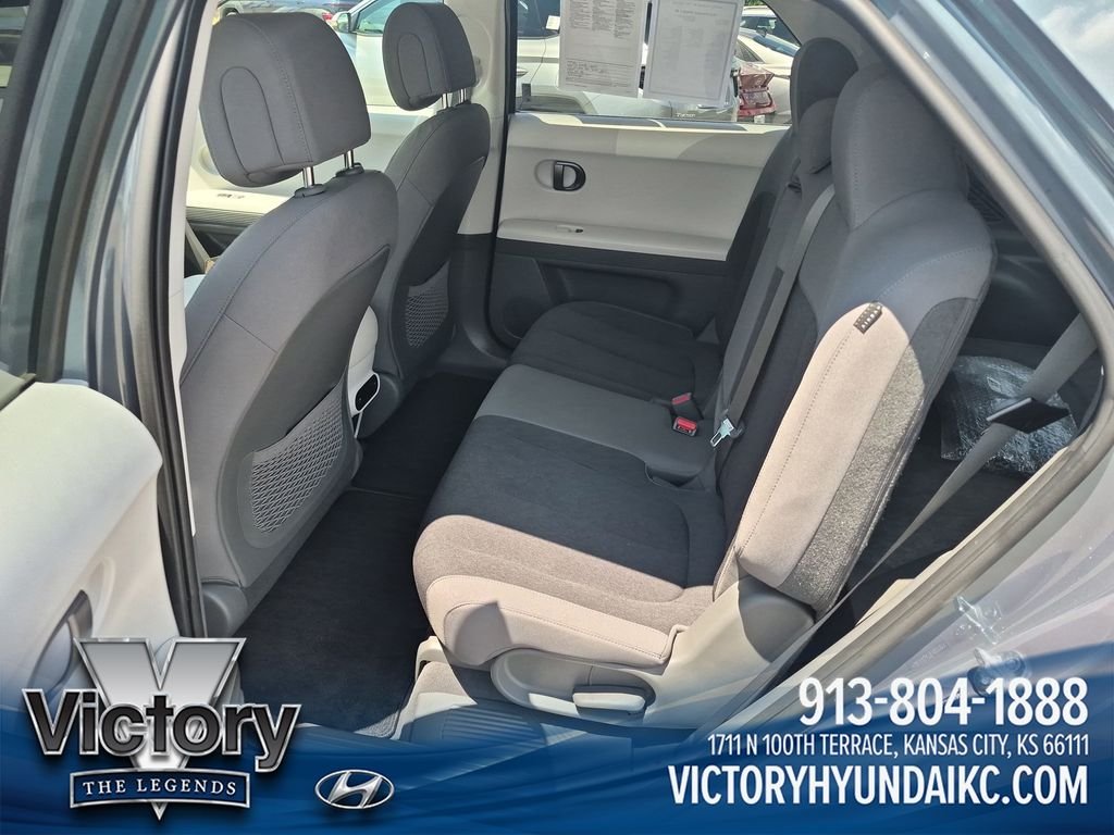 Used 2025 Green Hyundai SE image 24