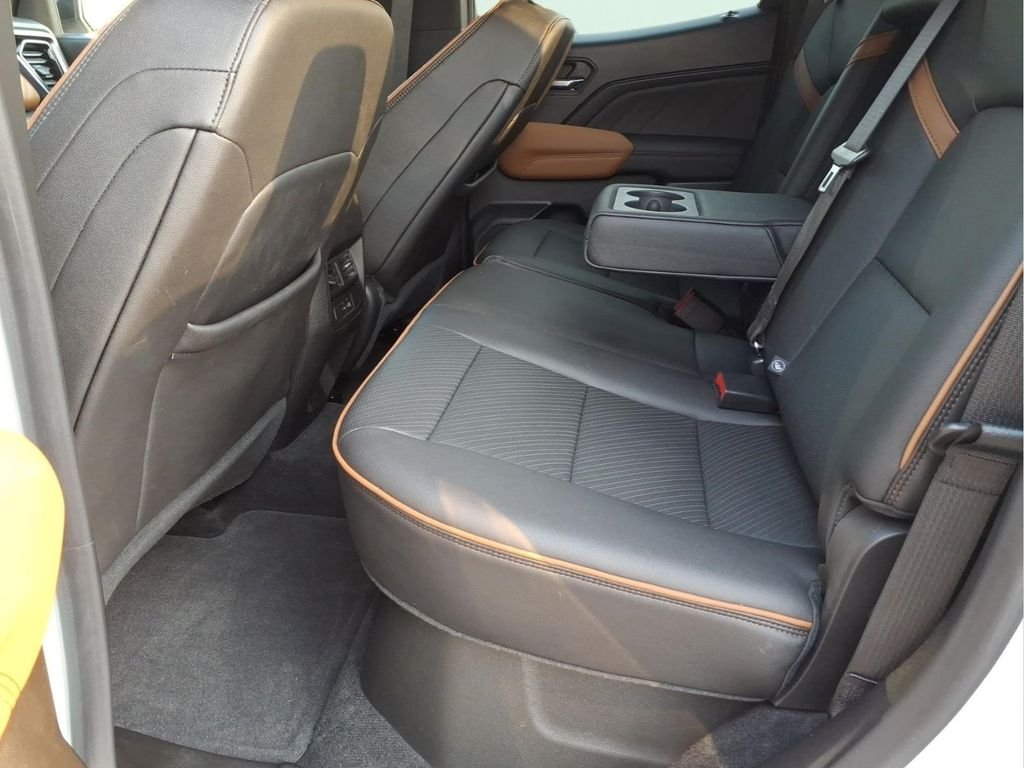 Used 2023 White GMC AT4 image 16