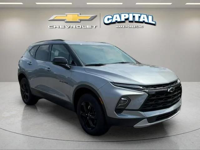 Used 2023 Sterling Gray Metallic Chevrolet 2LT image 7